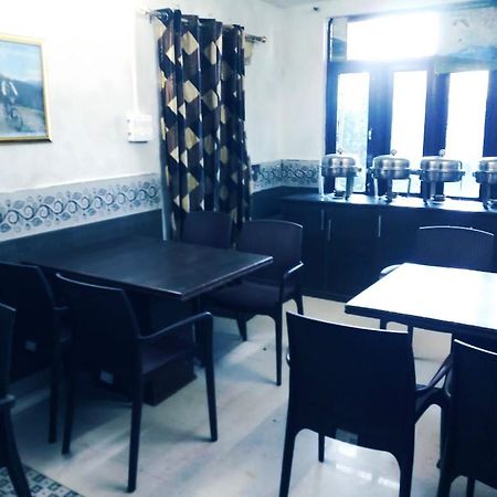 Hotel Holiday Dalhousie - Near Ghandhi Chowk Mall Road Ngoại thất bức ảnh