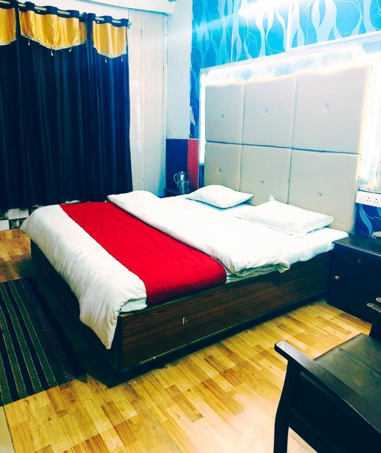 Hotel Holiday Dalhousie - Near Ghandhi Chowk Mall Road Ngoại thất bức ảnh