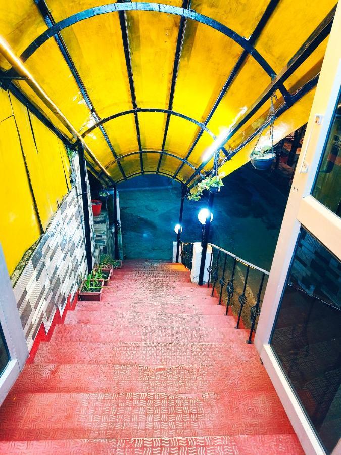Hotel Holiday Dalhousie - Near Ghandhi Chowk Mall Road Ngoại thất bức ảnh