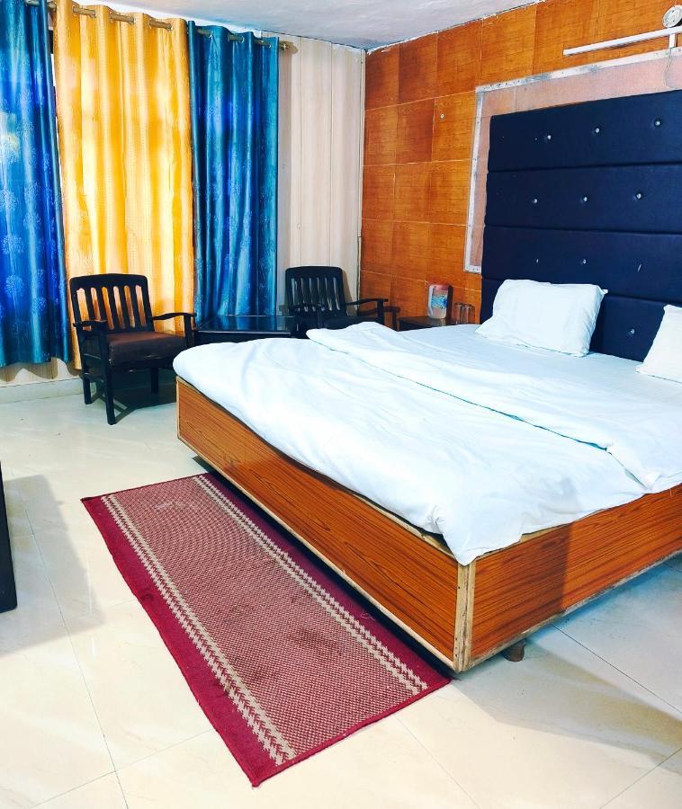 Hotel Holiday Dalhousie - Near Ghandhi Chowk Mall Road Ngoại thất bức ảnh