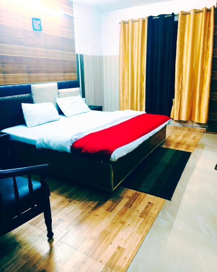 Hotel Holiday Dalhousie - Near Ghandhi Chowk Mall Road Ngoại thất bức ảnh