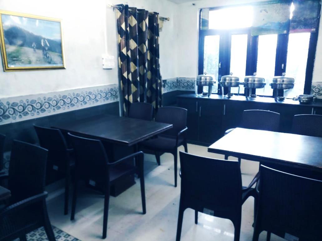 Hotel Holiday Dalhousie - Near Ghandhi Chowk Mall Road Ngoại thất bức ảnh